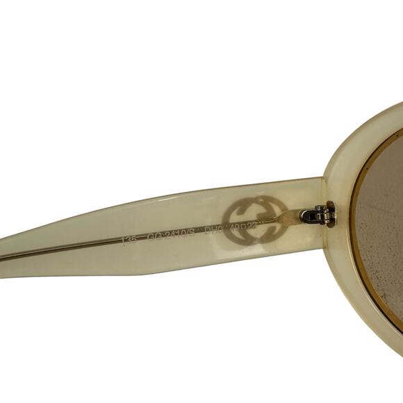 Gucci Pearlescent Sunglasses - Picture 9 of 9